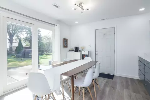 Dining - 305 E Maxon Ln, Streamwood, IL 60107 photo 1 of 2