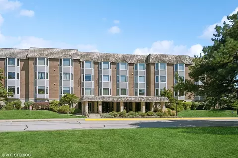 2500 Archbury Ln #2A, Park Ridge, IL 60068