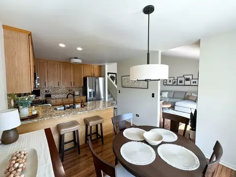 5205 Glenbrook Trl, Mchenry, IL 60050 photo 9