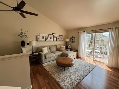 5205 Glenbrook Trl, Mchenry, IL 60050 photo 6