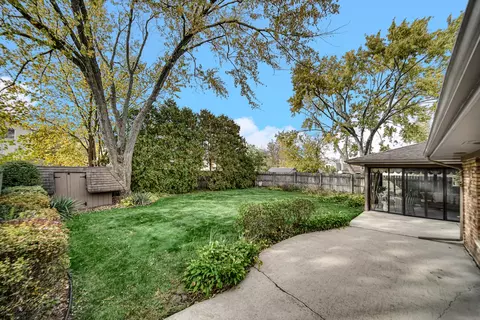 Exterior - 812 Maple Rd, Flossmoor, IL 60422 photo 3 of 3