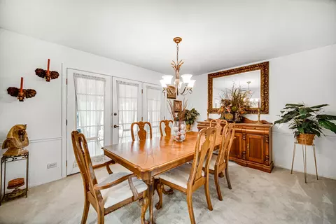 Dining - 812 Maple Rd, Flossmoor, IL 60422 photo 2 of 3