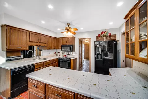 Kitchen - 812 Maple Rd, Flossmoor, IL 60422 photo 5 of 6