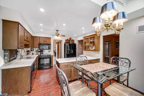 Kitchen - 812 Maple Rd, Flossmoor, IL 60422 photo 3 of 6