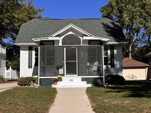 815 E Fellows St, Dixon, IL 61021