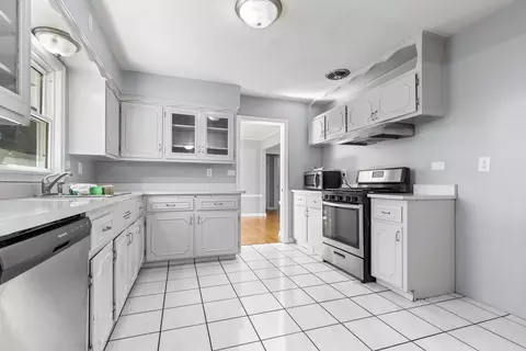 Kitchen - 2617 E State St, Rockford, IL 61108 photo 2 of 2