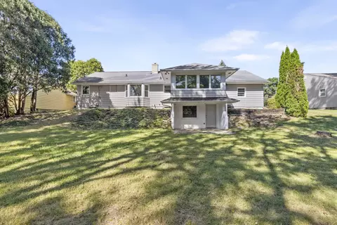 Exterior - 2617 E State St, Rockford, IL 61108 photo 2 of 4