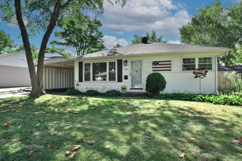3101 Thrush Ln, Rolling Meadows, IL 60008