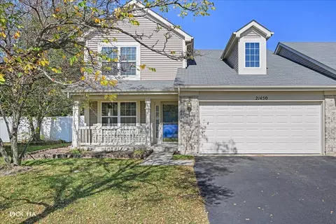 21450 Carlton St, Crest Hill, IL 60403