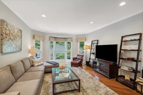 2132 N Wayne Ave, Chicago, IL 60614 photo 4
