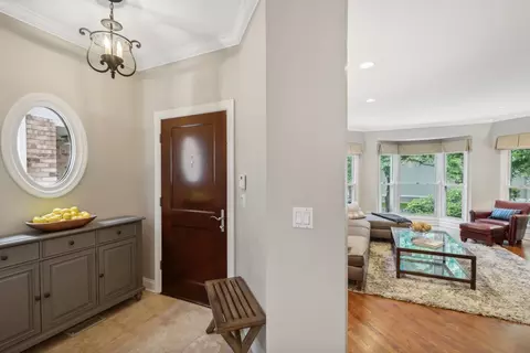 2132 N Wayne Ave, Chicago, IL 60614 photo 3