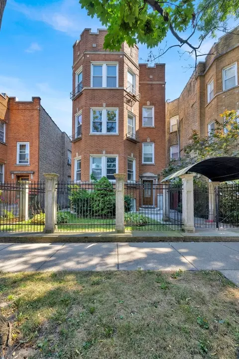 6311 N Oakley Ave #2, Chicago, IL 60659