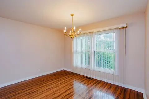 1440 Mayfield Ln, Hoffman Estates, IL 60169 photo 4