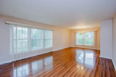 1440 Mayfield Ln, Hoffman Estates, IL 60169 photo 3