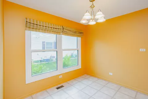 1440 Mayfield Ln, Hoffman Estates, IL 60169 photo 7