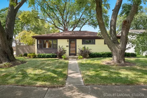 426 N 2nd Ave, Villa Park, IL 60181