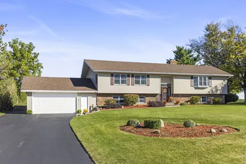 6091 Pioneer Ter, Dekalb, IL 60115