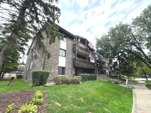 14013 James Dr #504, Crestwood, IL 60445