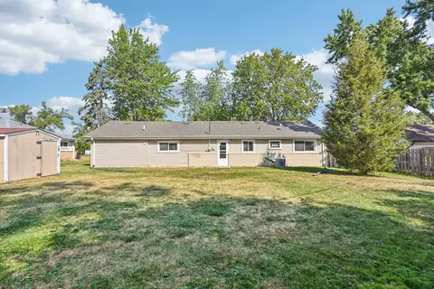 Exterior - 275 Mohave St, Hoffman Estates, IL 60169 photo 3 of 6