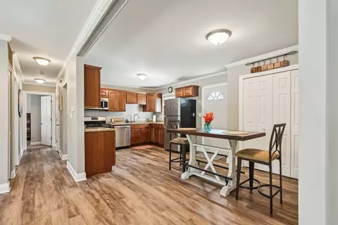Entry Way - 275 Mohave St, Hoffman Estates, IL 60169 photo 1 of 3