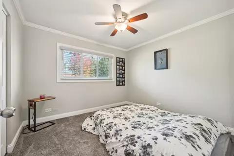 Bedroom - 275 Mohave St, Hoffman Estates, IL 60169 photo 2 of 3
