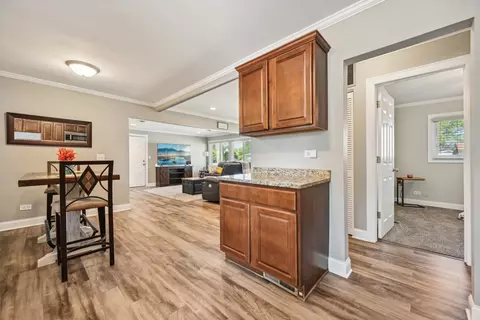 Entry Way - 275 Mohave St, Hoffman Estates, IL 60169 photo 2 of 3