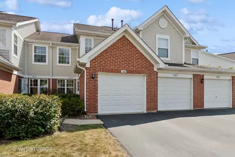 1443 Ashbury Ln W, Roselle, IL 60172
