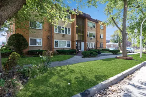 8200 S Jeffery Blvd #1N, Chicago, IL 60617