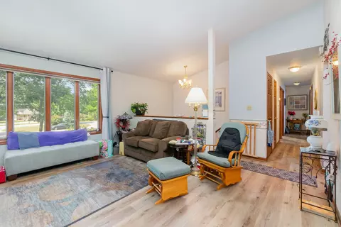 5305 E Chamberlain Ct, De Motte, IN 46310 photo 5