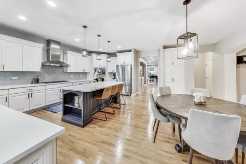 Kitchen - 2680 Summit Dr, Glenview, IL 60025 photo 1 of 7