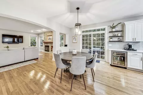 Dining - 2680 Summit Dr, Glenview, IL 60025 photo 4 of 5