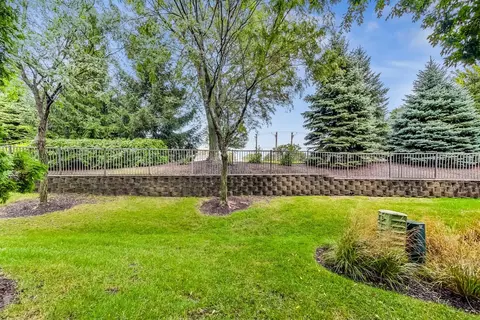 Exterior - 2680 Summit Dr, Glenview, IL 60025 photo 4 of 5
