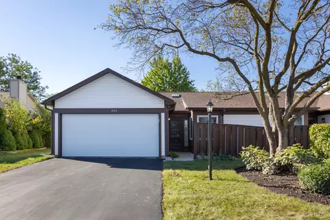 203 Fir Ct, Streamwood, IL 60107