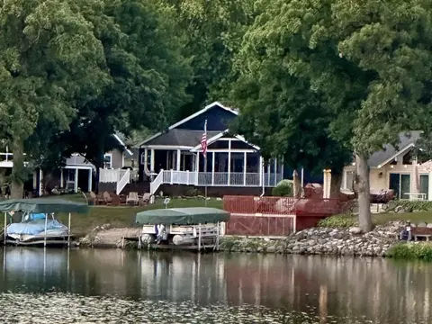 273 Easy St, Lake Holiday, IL 60552