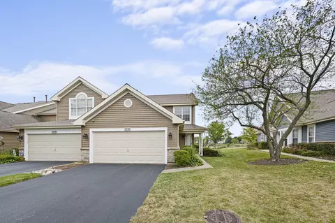 1278 Lake Shore Dr, Carol Stream, IL 60188