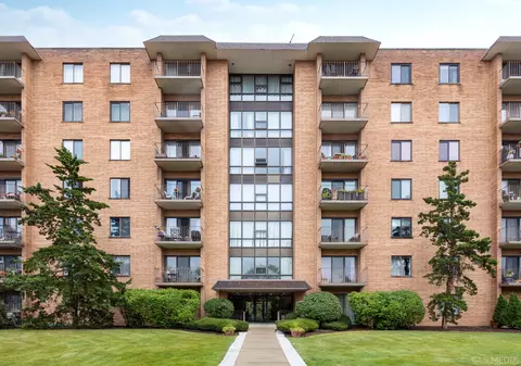 1727 W Crystal Ln #707B, Mount Prospect, IL 60056