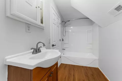 Bath - 15640 Millard Ave, Markham, IL 60428 photo 2 of 2