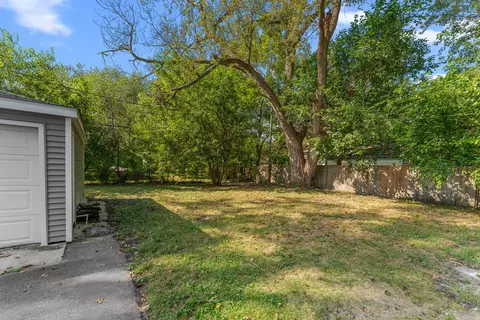 Exterior - 15640 Millard Ave, Markham, IL 60428 photo 5 of 6