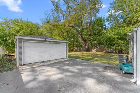 Exterior - 15640 Millard Ave, Markham, IL 60428 photo 4 of 6