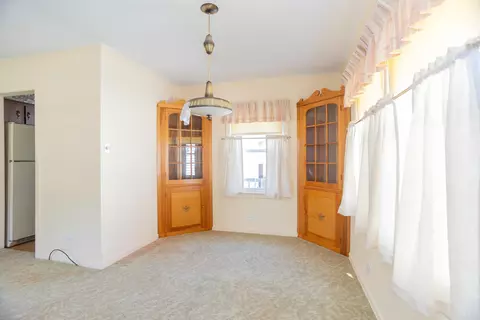 Living - 1028 Webster Ln, Des Plaines, IL 60016 photo 4 of 7