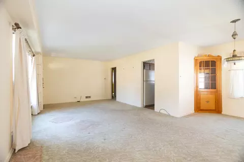 Living - 1028 Webster Ln, Des Plaines, IL 60016 photo 2 of 7