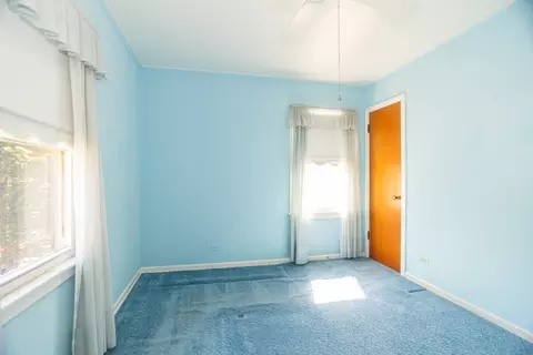 Bedroom - 1028 Webster Ln, Des Plaines, IL 60016 photo 2 of 4