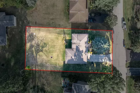 View/Area - 916 Hayden Dr, Mchenry, IL 60051 photo 2 of 6