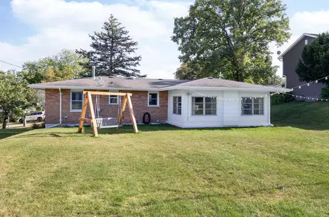 Exterior - 916 Hayden Dr, Mchenry, IL 60051 photo 3 of 3