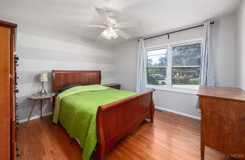 Bedroom - 916 Hayden Dr, Mchenry, IL 60051 photo 1 of 4