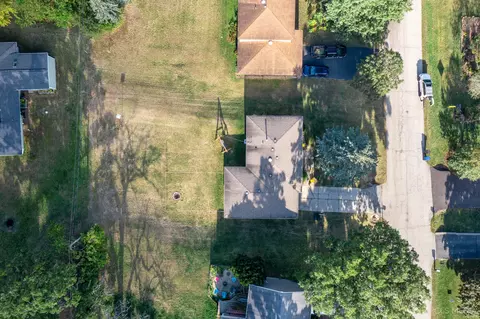 View/Area - 916 Hayden Dr, Mchenry, IL 60051 photo 1 of 6