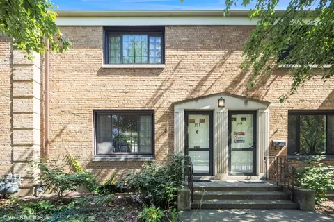 151 Fellows Ct, Elmhurst, IL 60126