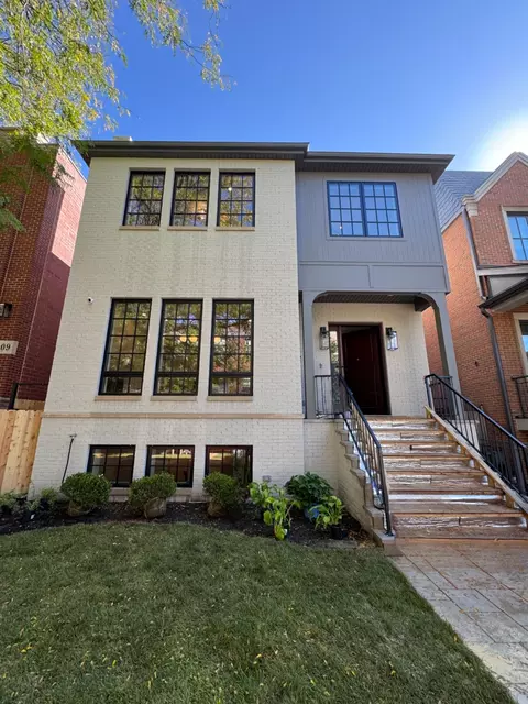 3905 N Leavitt St, Chicago, IL 60618