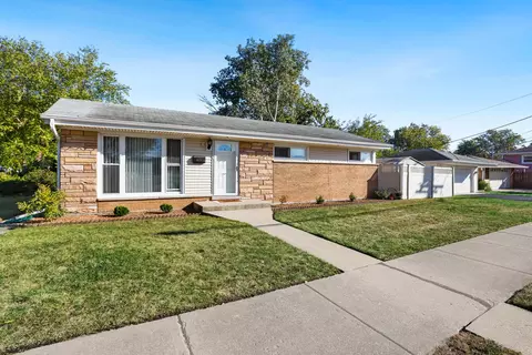 427 N Wisconsin Ave, Villa Park, IL 60181