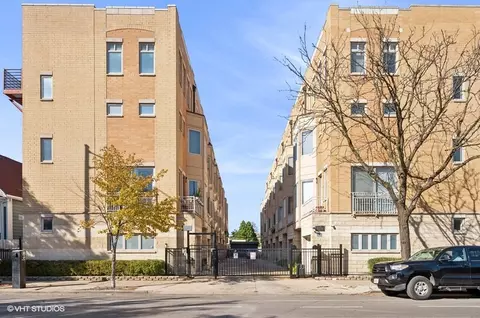 3256 W Armitage Ave #6, Chicago, IL 60647